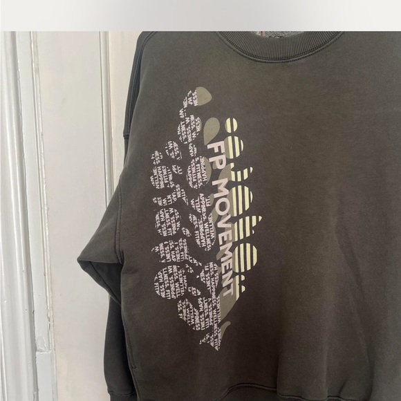 Free people Movement All Star Logo Pullover Size small NWOT oversized - Picture 5 of 8